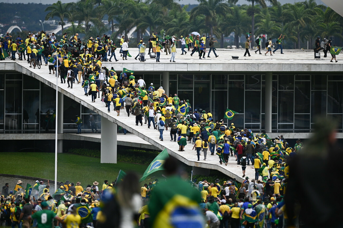 Brasilia, Aufstand