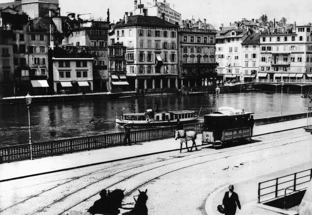 Das Rösslitram am Limmatquai (alle Fotos stammen aus dem Buch von Bruno Gisler)