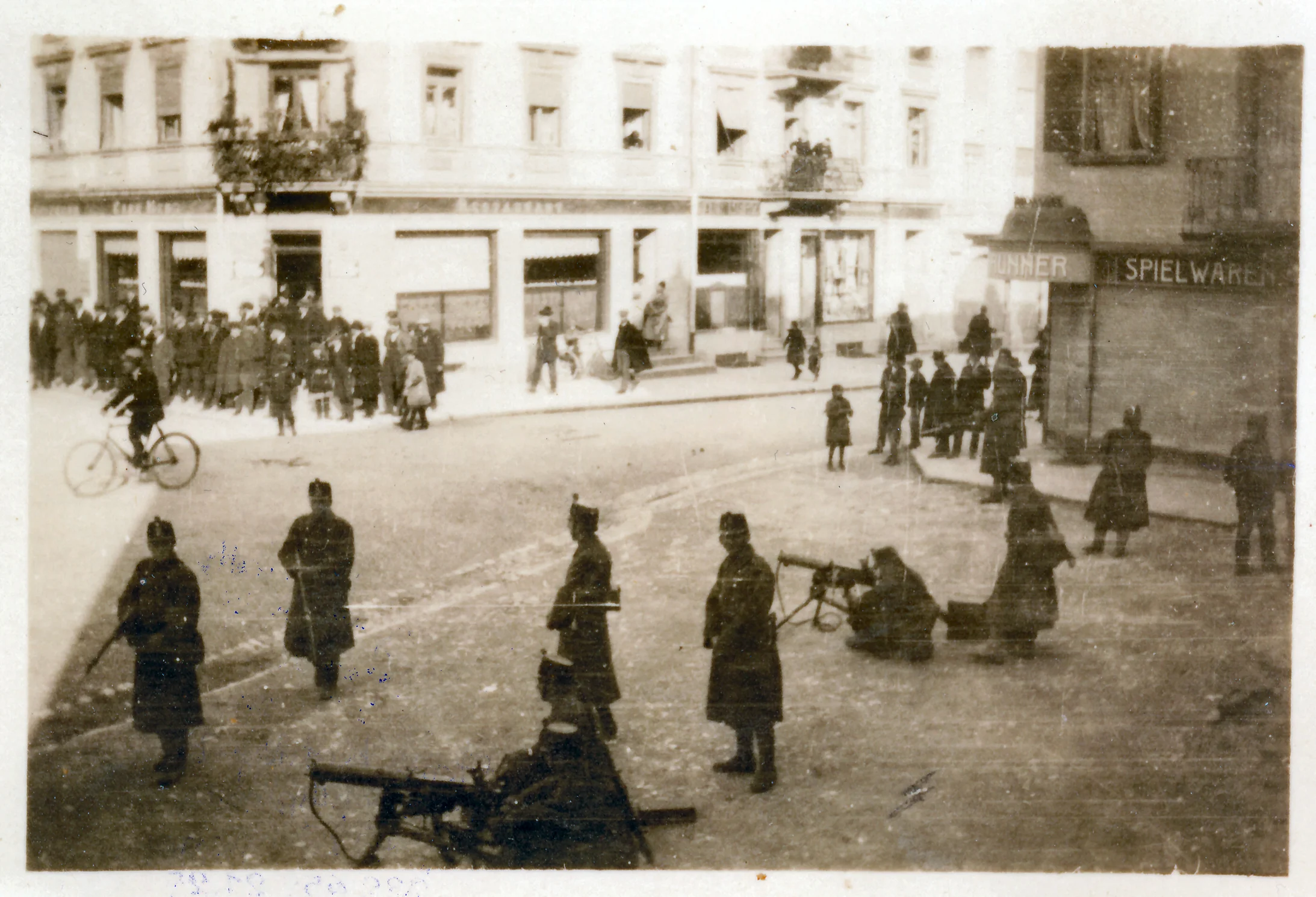 Maschinengewehre in Grenchen (Foto. Kulturhistorisches Museum Grenchen)