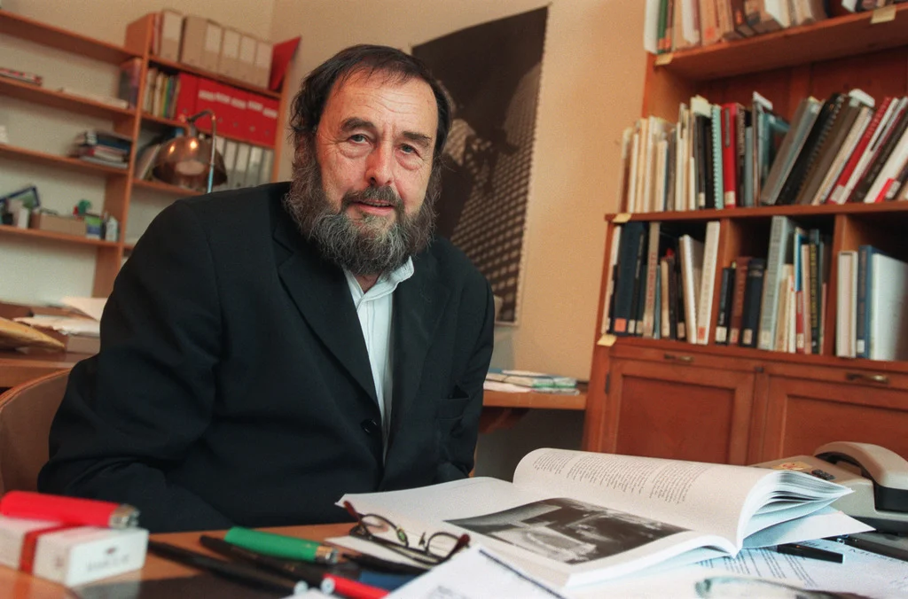 Harald Szeemann, aufgenommen im November 1999 (Foto: Keystone/Walter Bieri)

