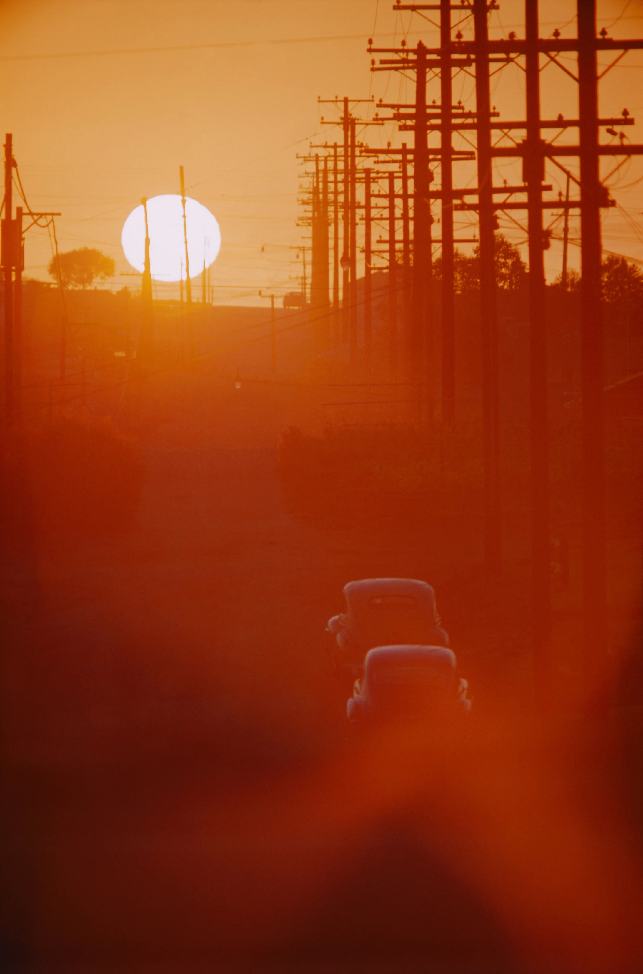 Sonnenuntergang, Sepulveda-Boulevard, 
Los Angeles, Kalifornien, 1953 
© Emil Schulthess / Fotostiftung Schweiz