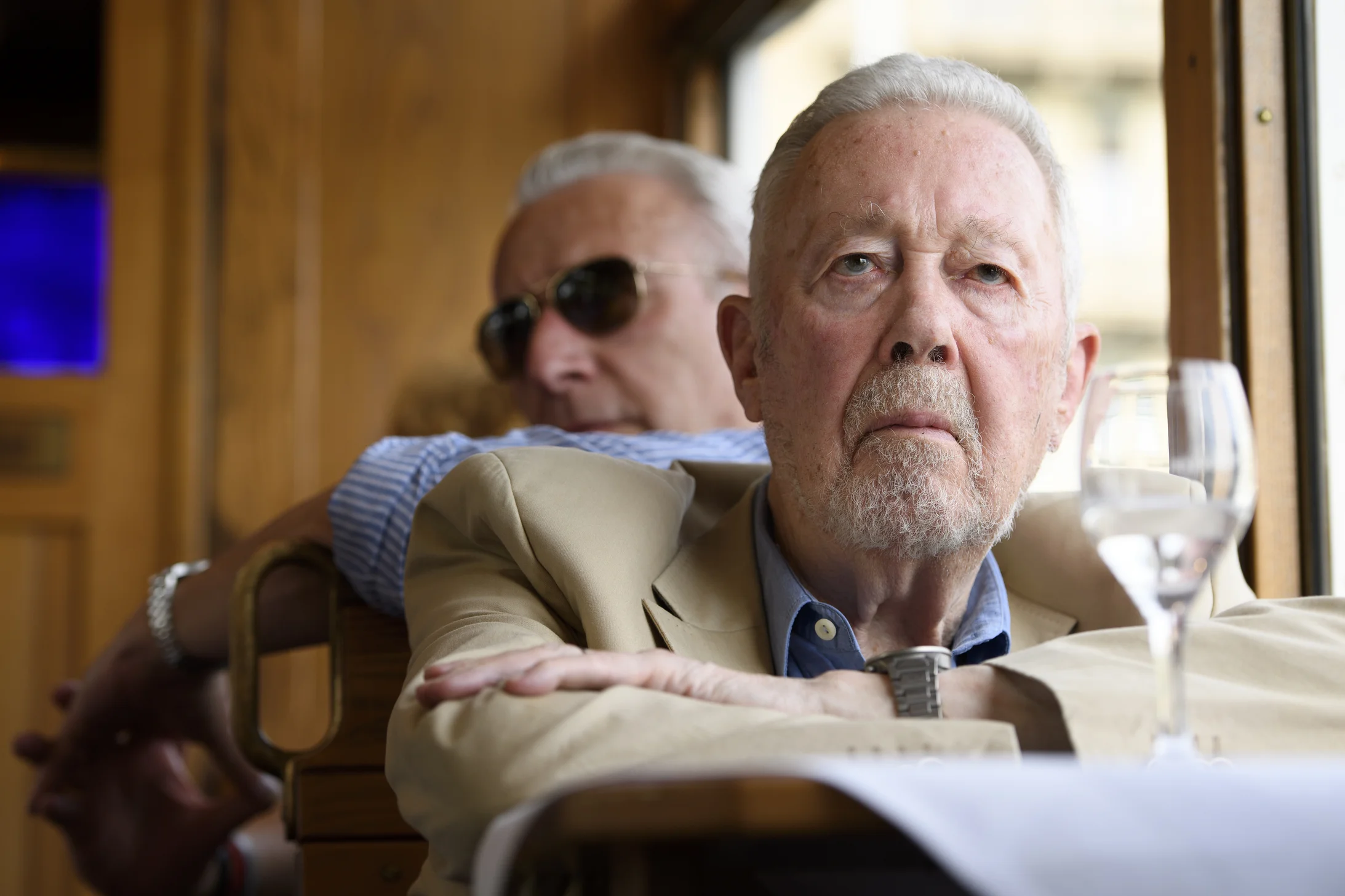 Georg Gerster am 10. September 2018 an der Geburtstagsfeier von Journal21 in einem historischen Zürcher Tram (Foto: Keystone/Anthony Anex)