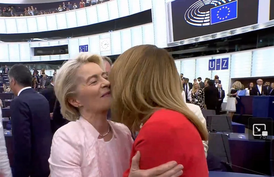 Ursula von der Leyen und Roberta Metsola 