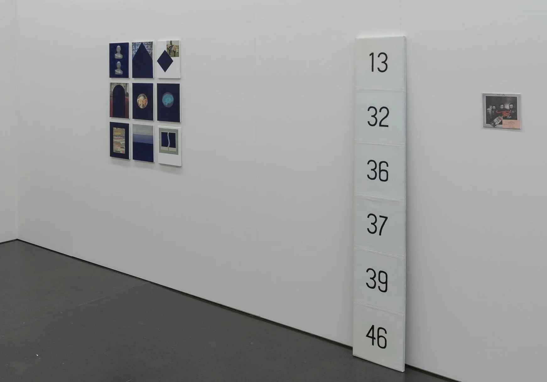 Ausstellungsansicht «Anüll. London Blue»