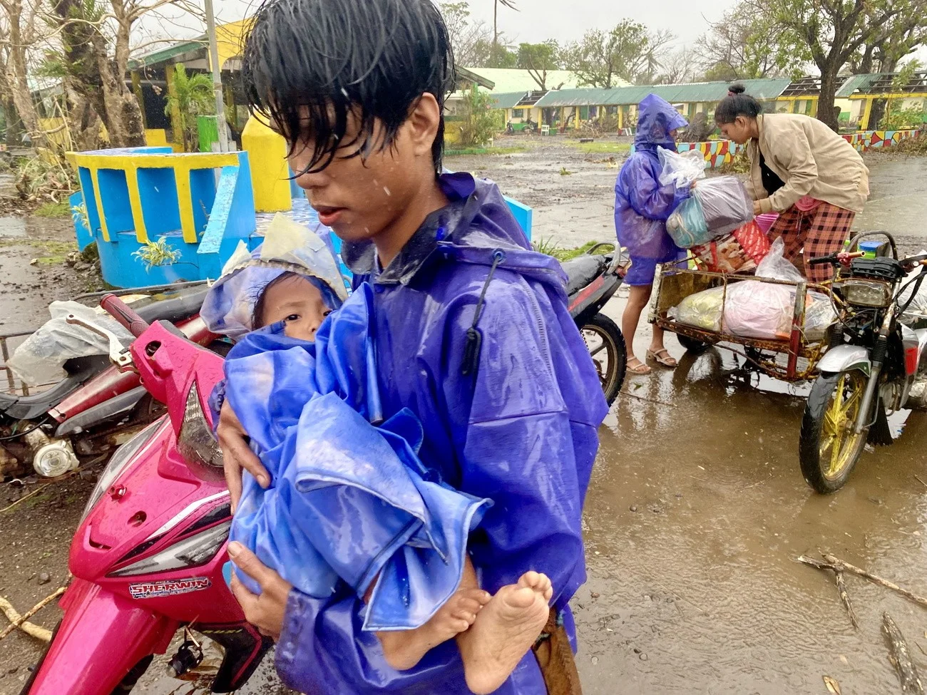 Flucht vor Taifun auf den Philippinen