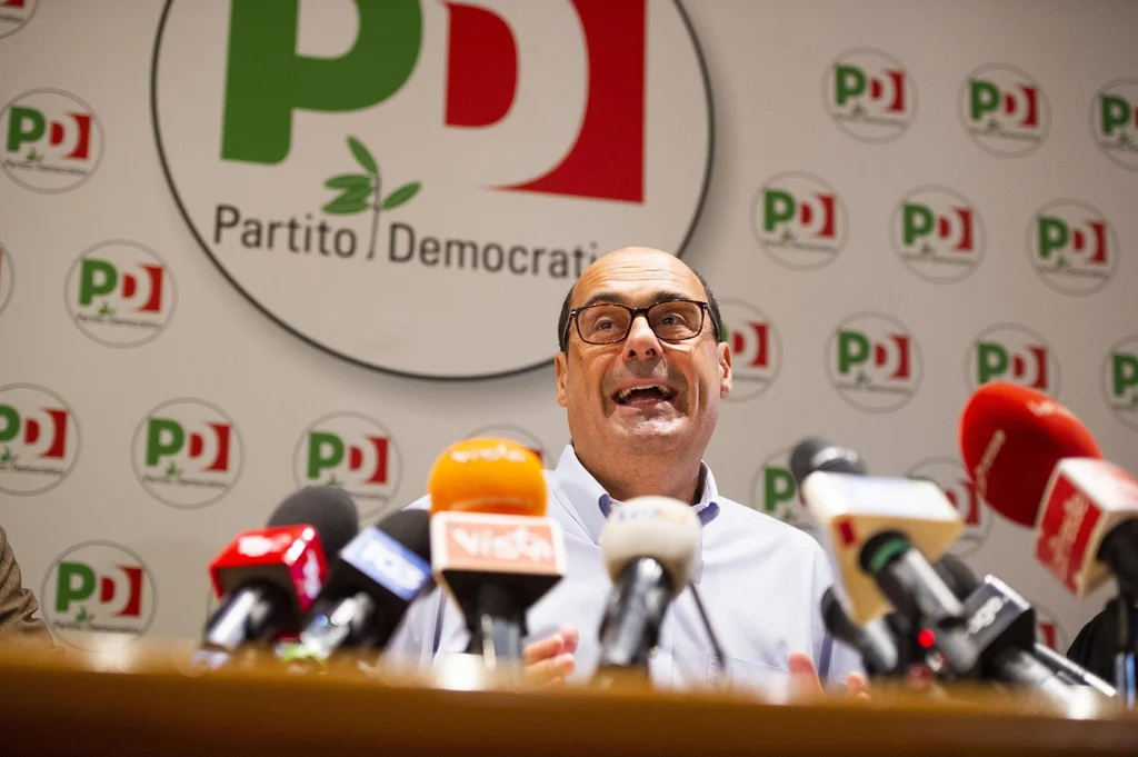 Von ihm hängt jetzt viel ab: Nicola Zingaretti, der Chef der Sozialdemokraten, am Sonntag vor Journalisten in Rom. (Foto: Keystone/EPA)