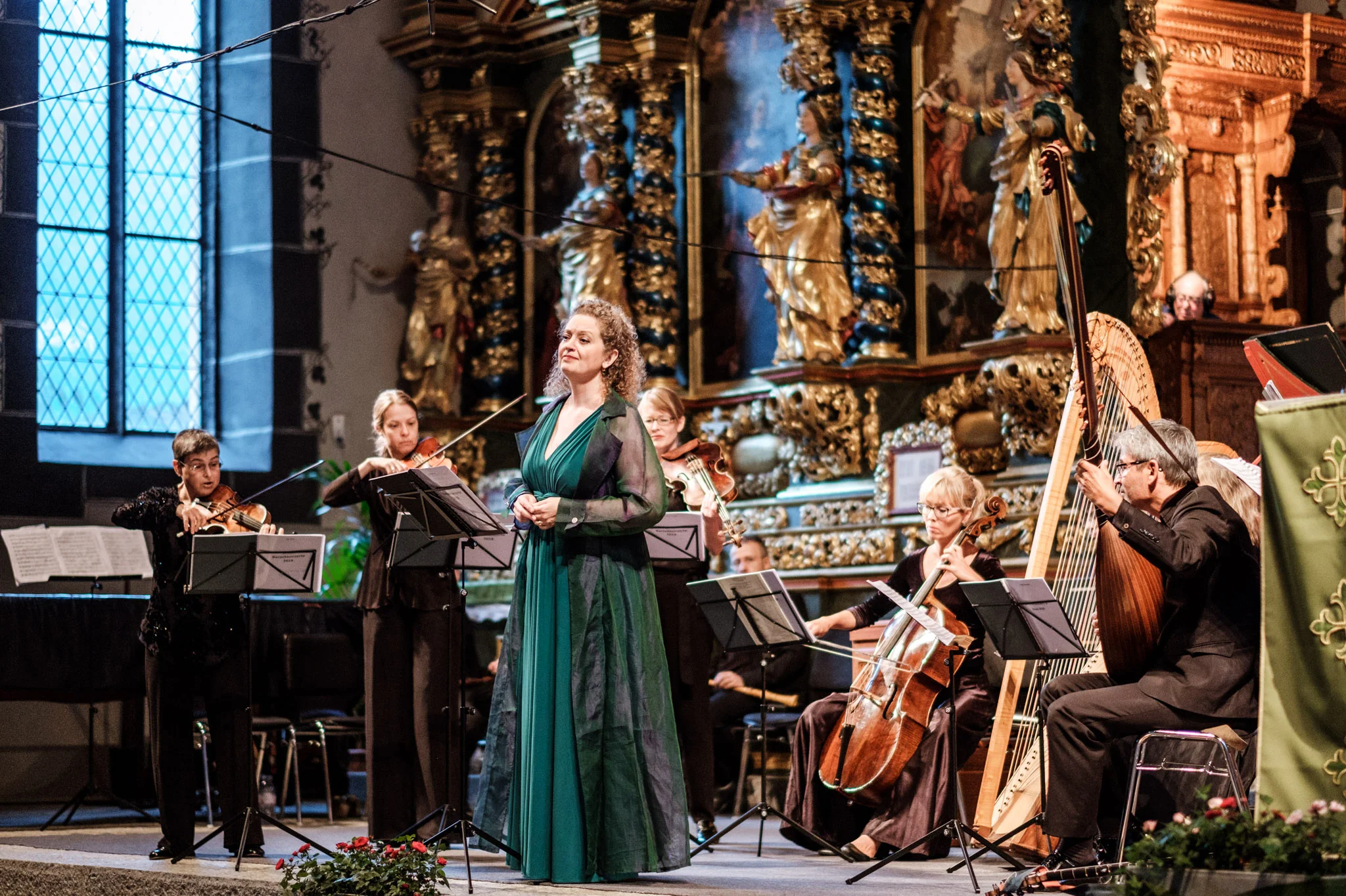 Ann Hallenberg im prächtigen Barock-Ambiente der Kirche St. Georg. Foto: © Bernard Brand