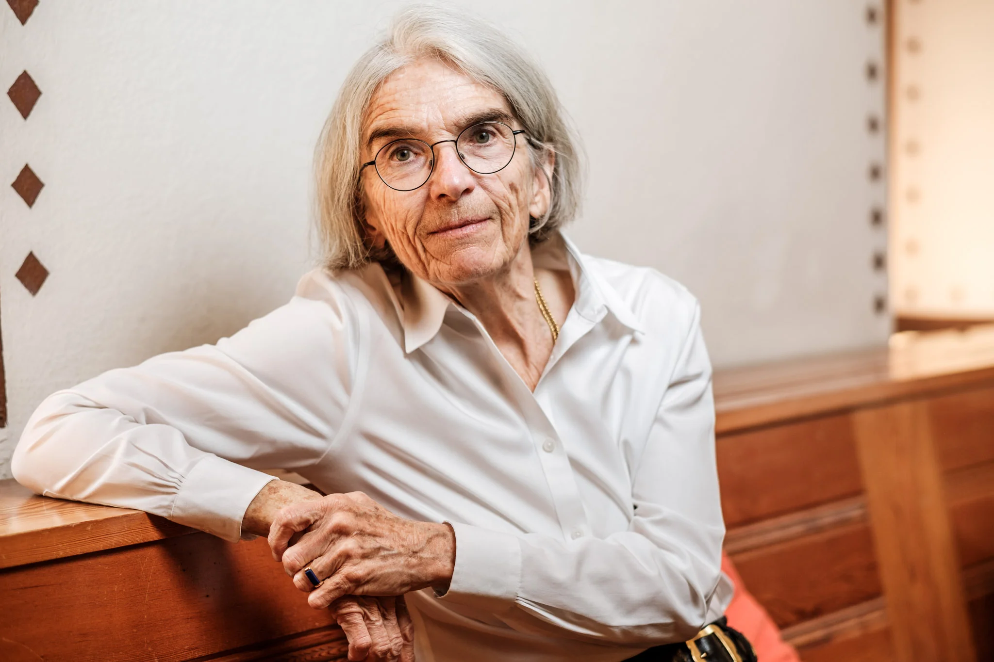 Donna Leon: mit Lesen und Schreiben fester Bestandteil des «Musikdorfes Ernen». Foto: © Bernard Brand