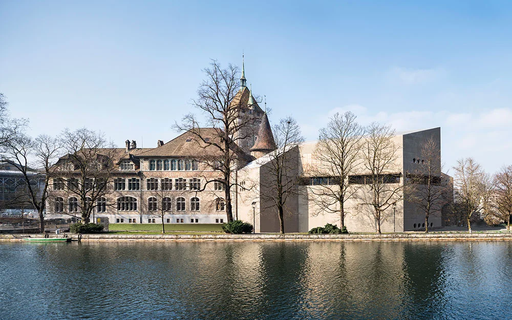 Das Landesmuseum Zürich: Ensemble aus Alt und Neu. Blick vom Neumühlequai im Januar. © Roman Keller