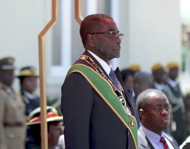 Zimbabwes Präsident Robert Mugabe vor der Parlamentseröffnung am Dienstag in Harare. (Foto: Keystone/AP)