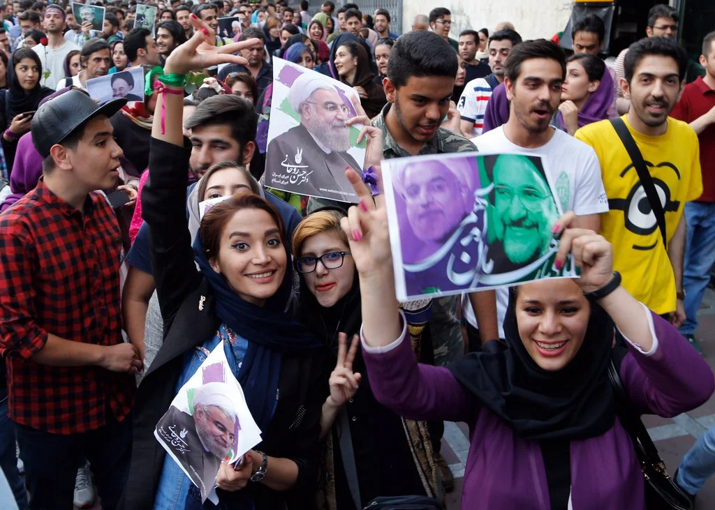 Siegesfeiern in den Strassen von Teheran. (Foto: Keystone/EPA/Abedin Taherkenareh)
