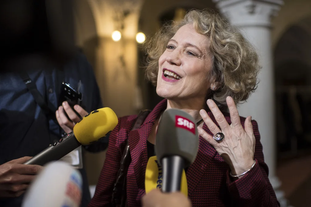 Die Sozialdemokratin Corine Mauch bleibt Zürcher Stadtpräsidentin. Sie machte fast doppelt soviele Stimmen wie ihr freisinniger Herausforderer Filippo Leutenegger. Das Bild zeigt sie am Wahlabend in Zürich (Foto: Keystone/Ennio Leanza)