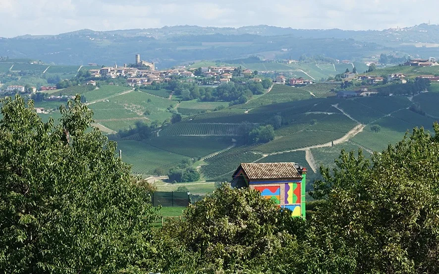 Capella del Barolo bei La Morra im Piemont (Foto: J21, Fabrizio Brentini)