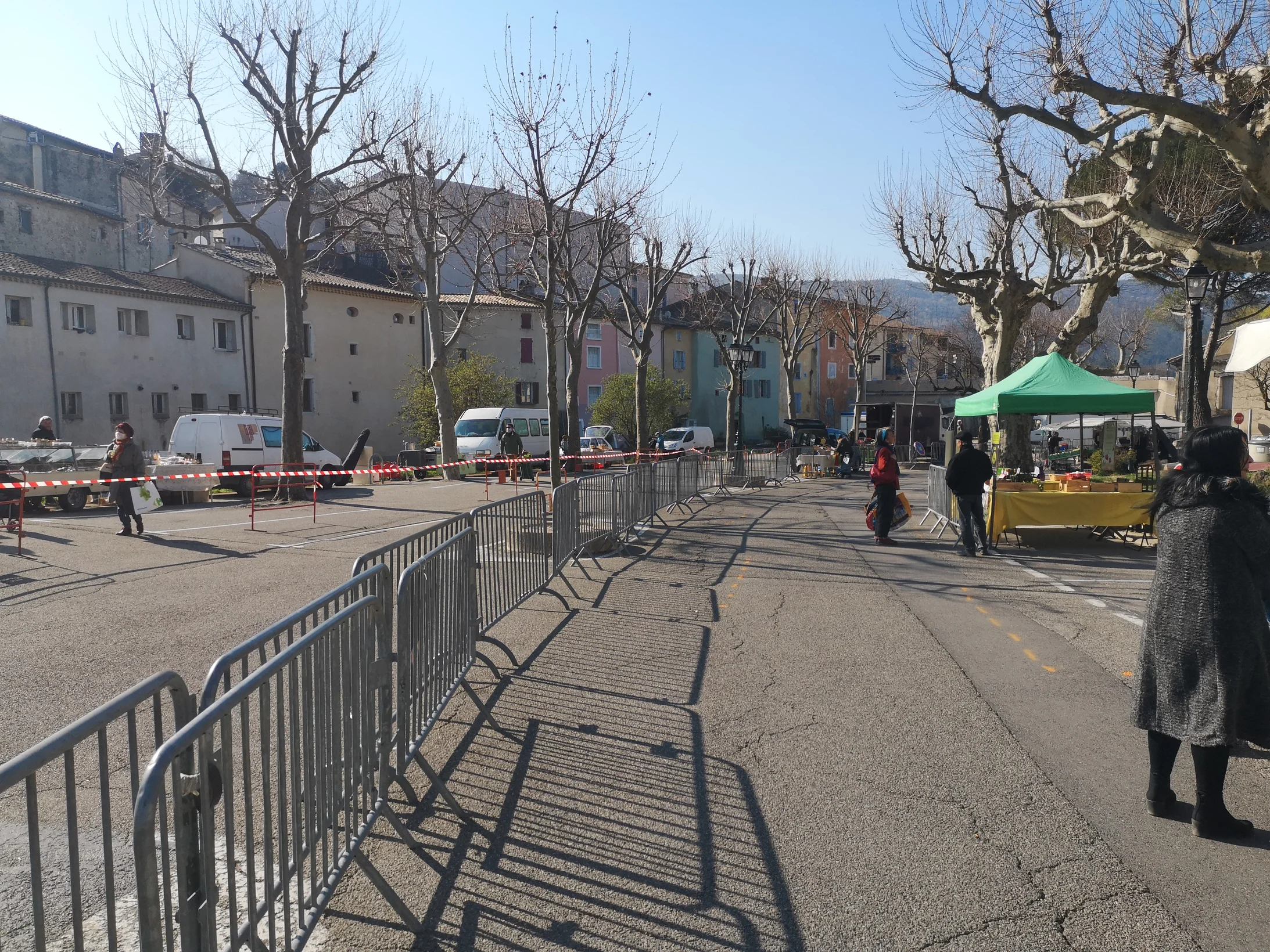 Wo früher Dutzende Stände waren... Der Markt in Dieulefit am Freitagmorgen