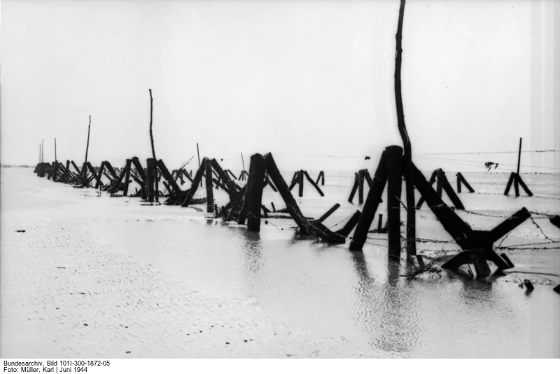 Deutsches Bundesarchiv, Propagandakompanien der Wehrmacht, Bild 101I-300-1872-05, Fotograf: Karl Müller, Juni 1044