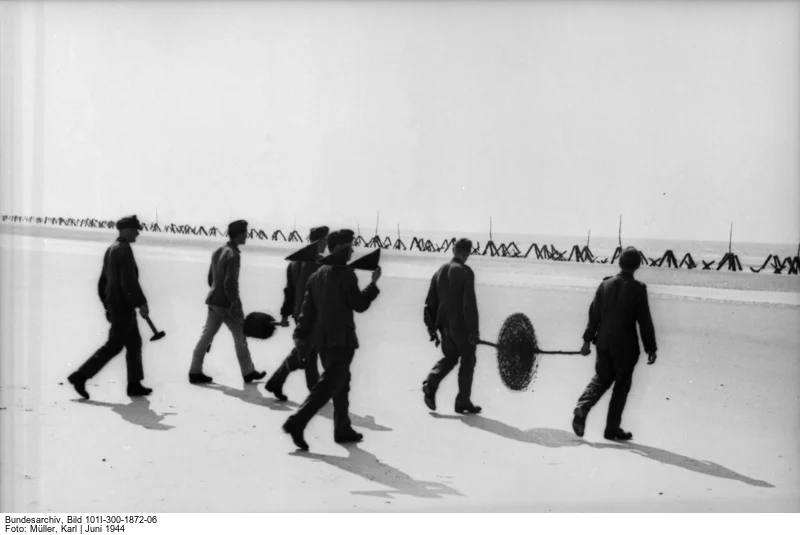 Deutsches Bundesarchiv, Propagandakompanien der Wehrmacht, Bild 101I-300-1872-06, Fotograf: Karl Müller, Juni 1944