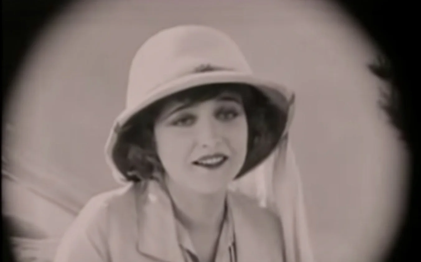 Agnes Ayres in „The Sheik“ (Screetshot aus dem Film)