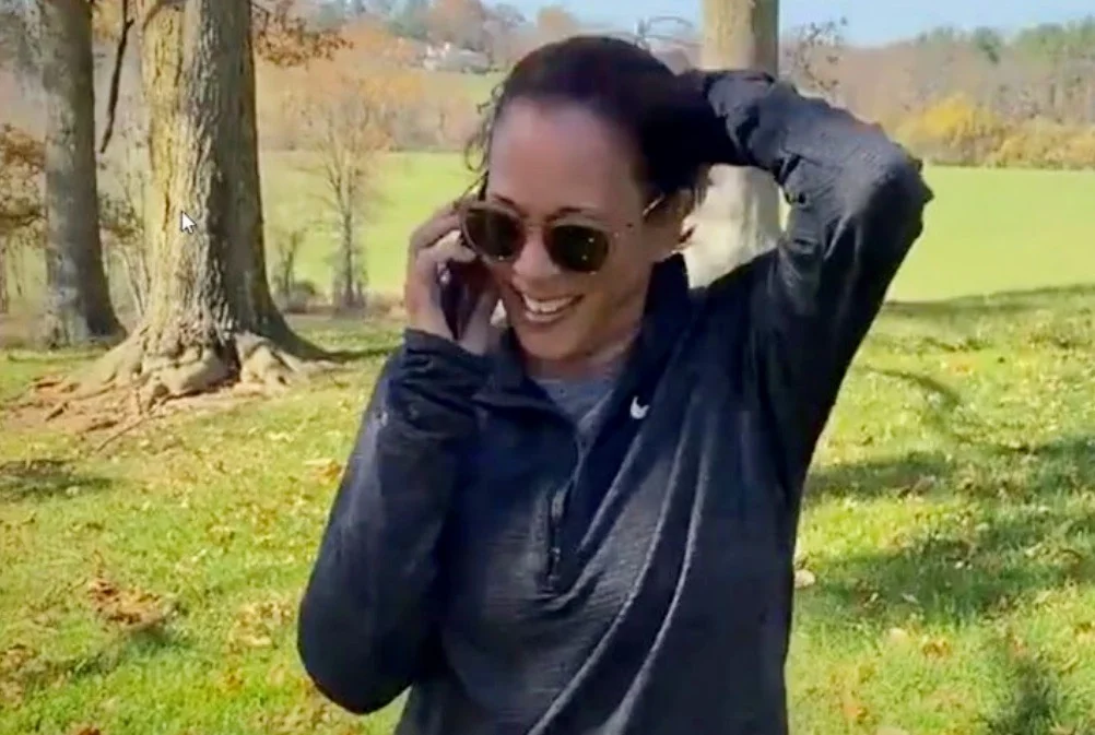 Kamala Harris war beim Joggen, als sie ihre Mutter anrief und sie informierte, dass sie und Biden gewonnen haben. (Foto: Facebook/Twitter)