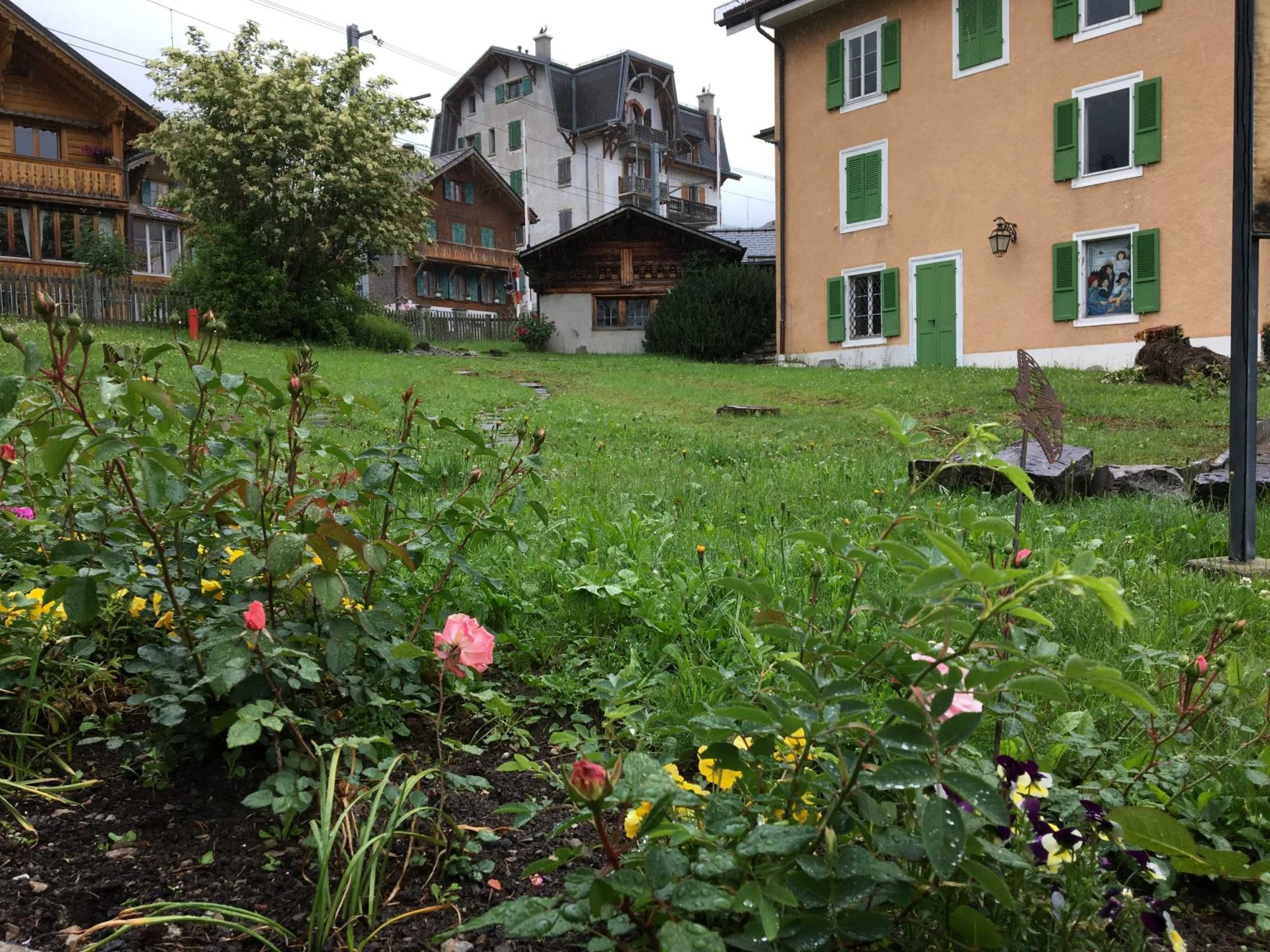 Photo le Médusé: à Château-d’Oex, le petit parc adjacent au musée du Pays-d’Enhaut n’existe plus.