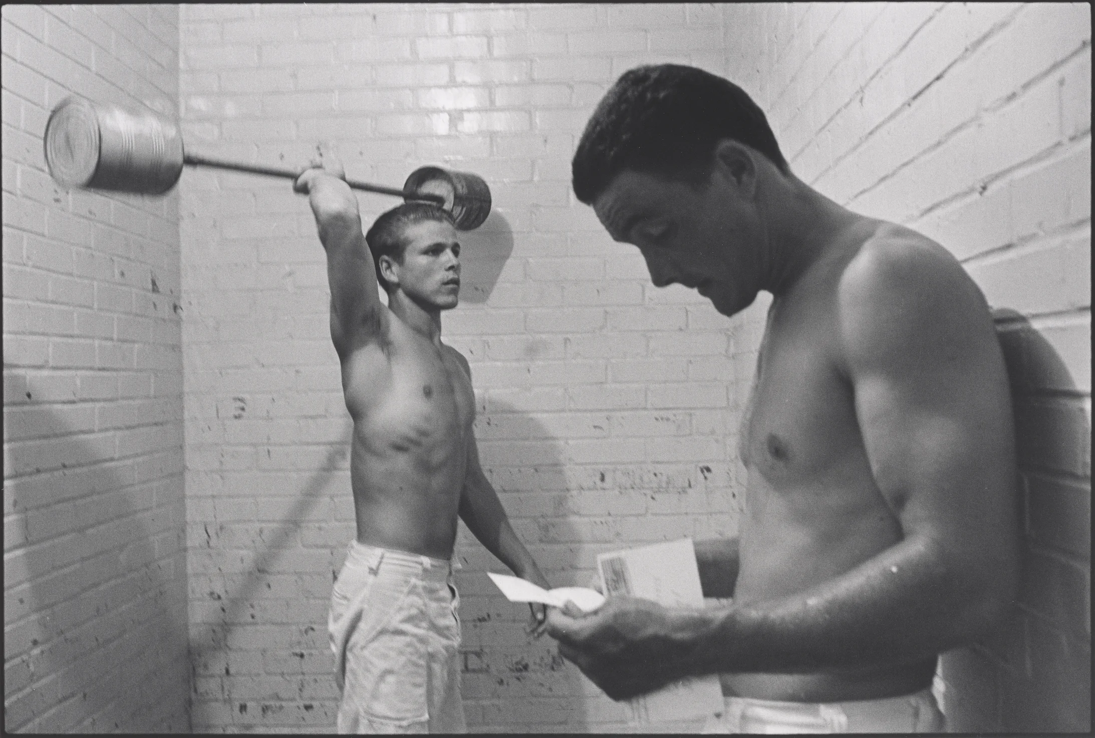 Danny Lyon, Weight lifters, Ramsey Unit, Texas, 1968 © Danny Lyon / Magnum
Photos. Courtesy Gavin Brown‘s Enterprise