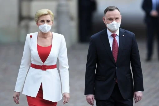 Polens Präsident Andrzej Duda und seine Frau Agata Kornhauser-Duda am 2. Mai in Warschau (Foto: Keystone/EPA/Radek Pietruszka)