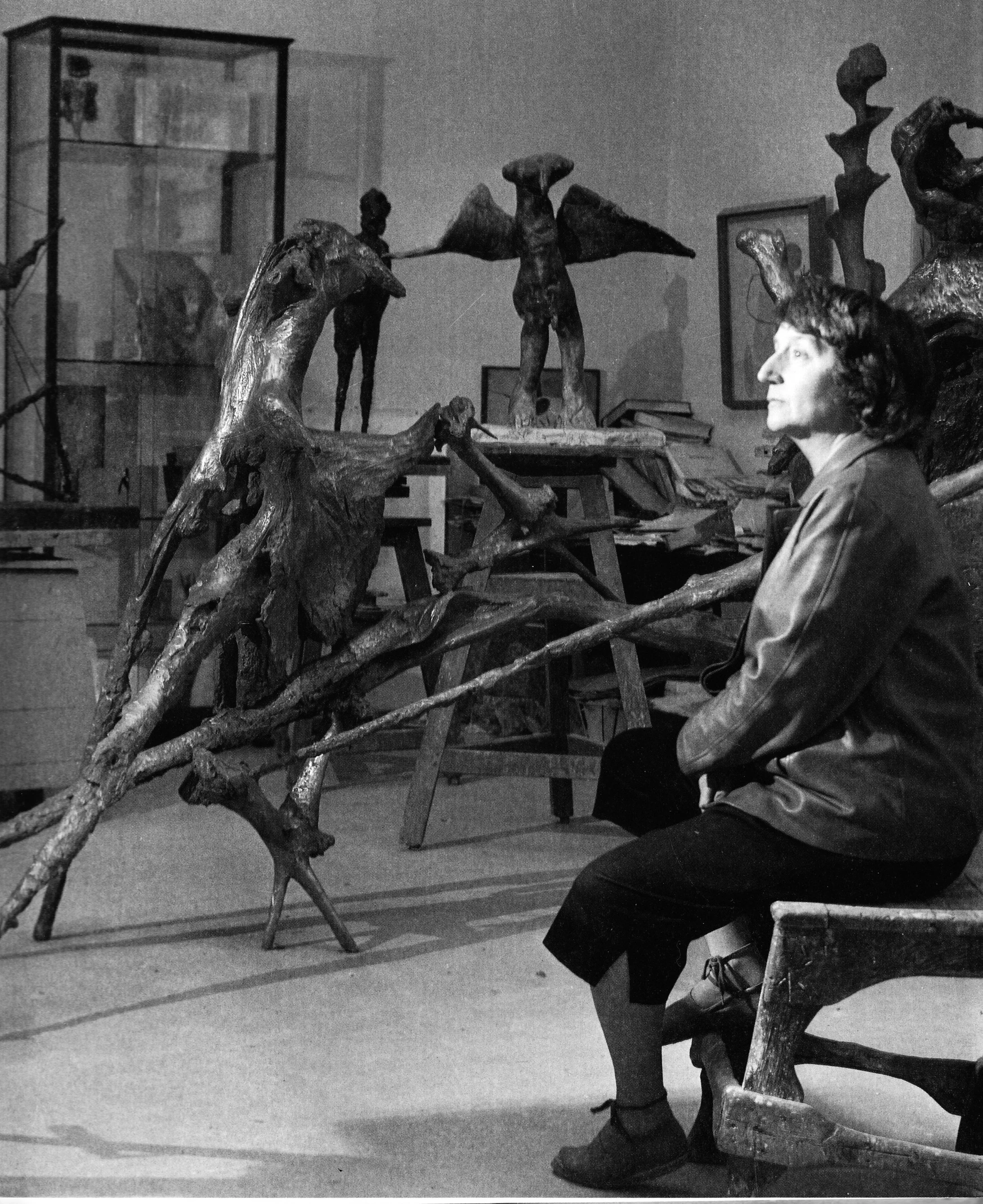 Germaine Richier in ihrem Atelier in Paris