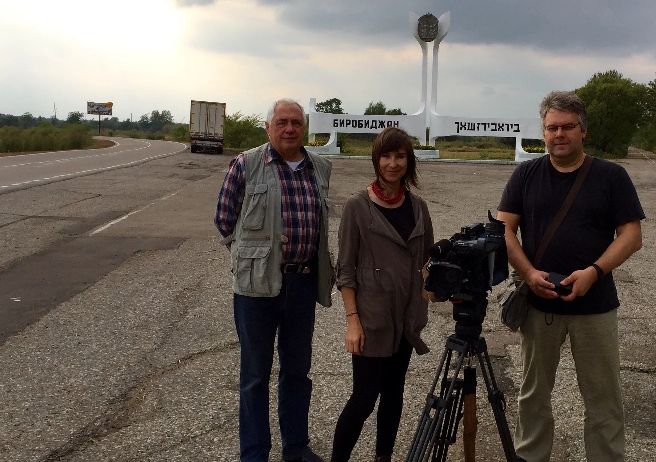 Carola Schneider in Russland auf Reportage mit ihrem Kamerateam