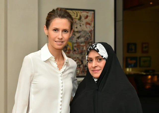 Katayun Raouf Sheybani (rechts) und Asma Assad – ein Bild, das die Radikalen im Iran am liebsten vergessen möchten