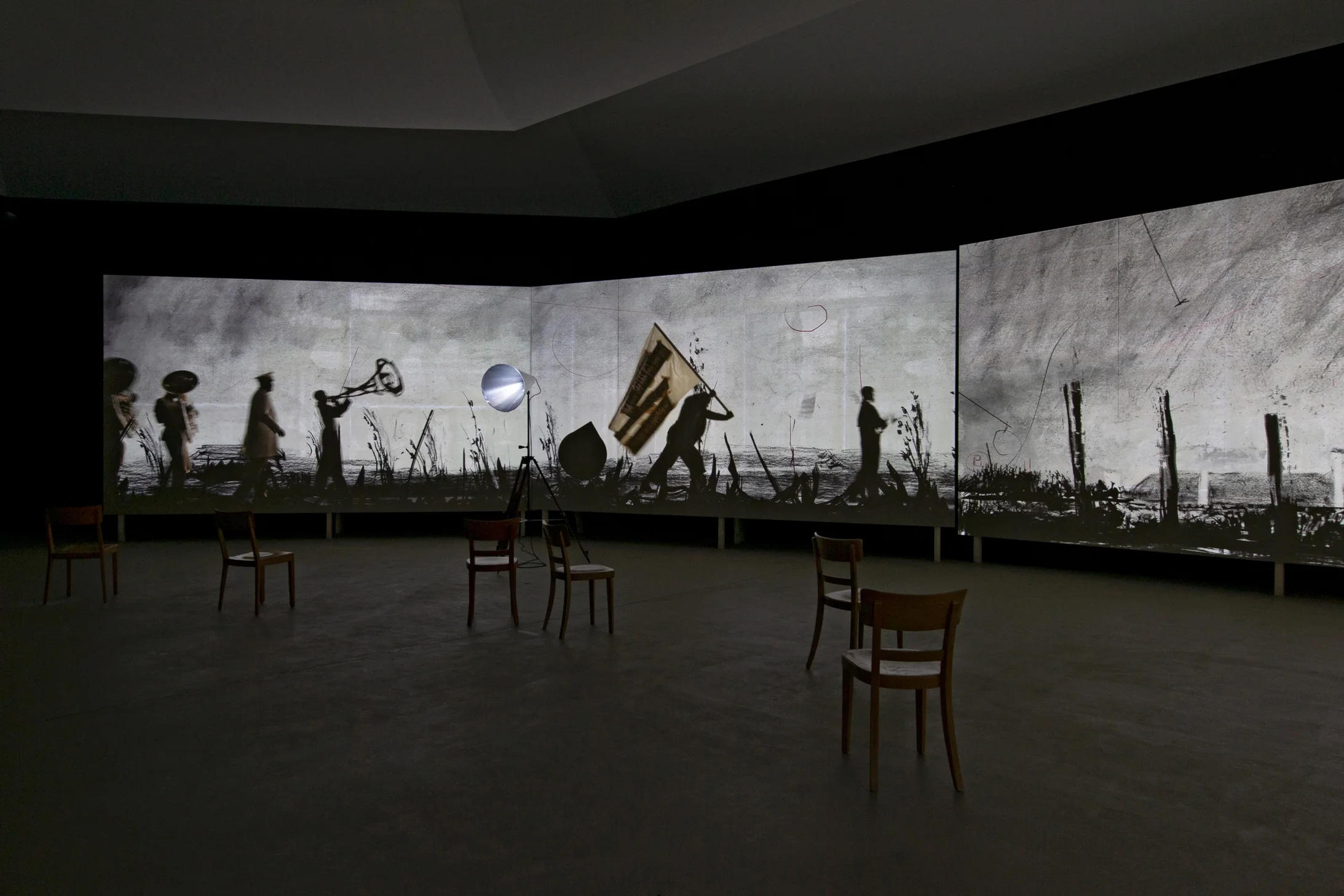 William Kentridge: More Sweetly Play the Dance, 2015, Foto: Gina Folly