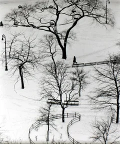 Washington Square, New York, 9. Januar 1954
Silbergelatine-Abzug, Vintage, 12,7 x 9,2 cm
Sammlung Leslie, Judith und Gabrielle Schreyer