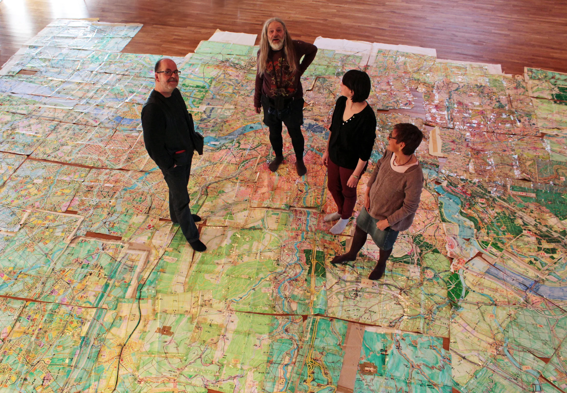 v.l.n.r.: Markus Landert (Museumsdirektor), Michael Golz (Künstler), Christiane Jeckelmann (Kuratorin), Therese Schafstall (Museumsmitarbeiterin); Foto: Kunstmuseum Thurgau