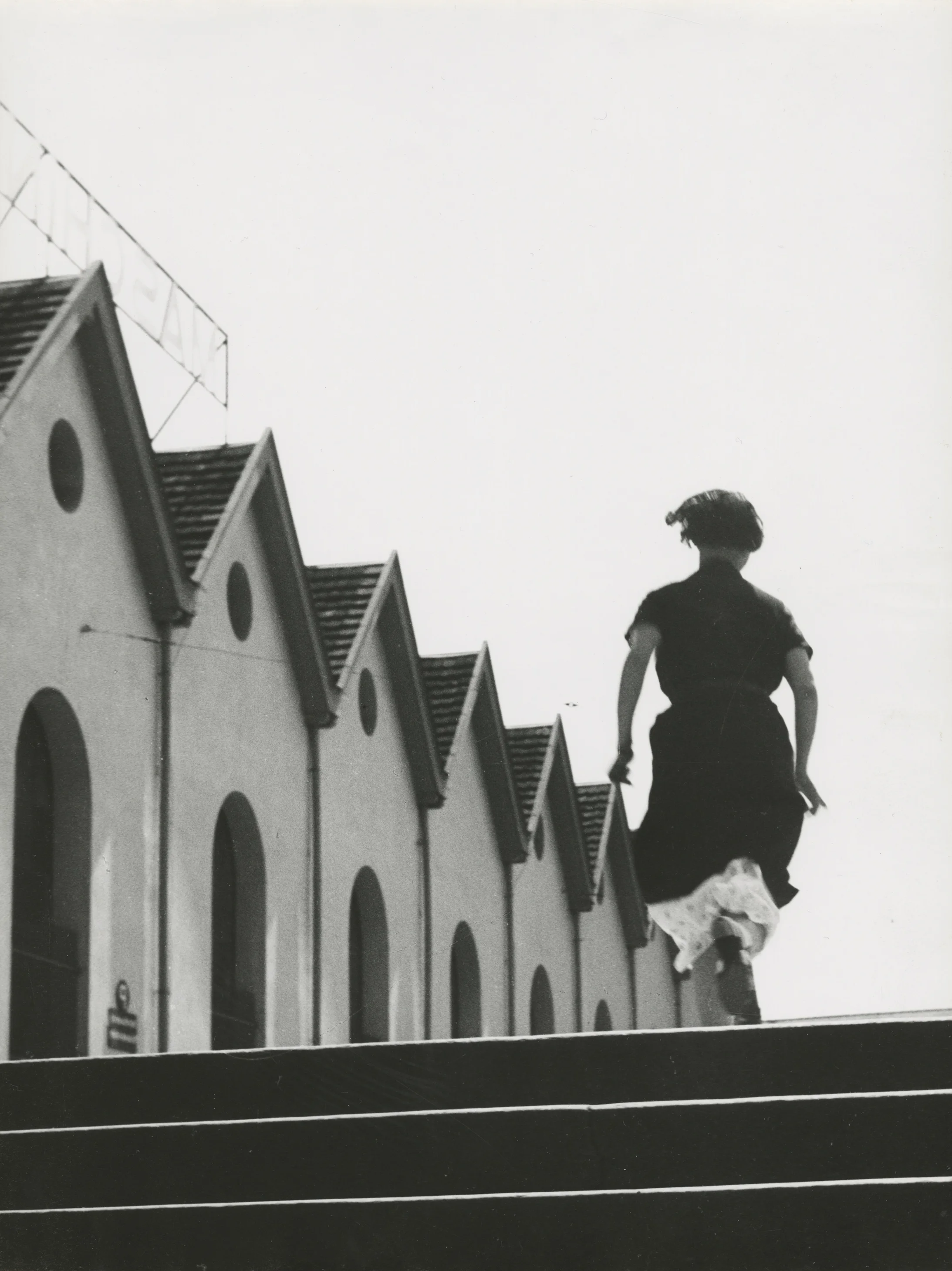 Laufmädchen in der Maschinenfabrik Oerlikon, 1934. © Jakob Tuggener-Stiftung