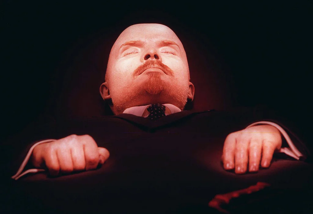 Lenin im Mausoleum. (Foto: KEYSTONE/AP/Sergei Karpukhin)