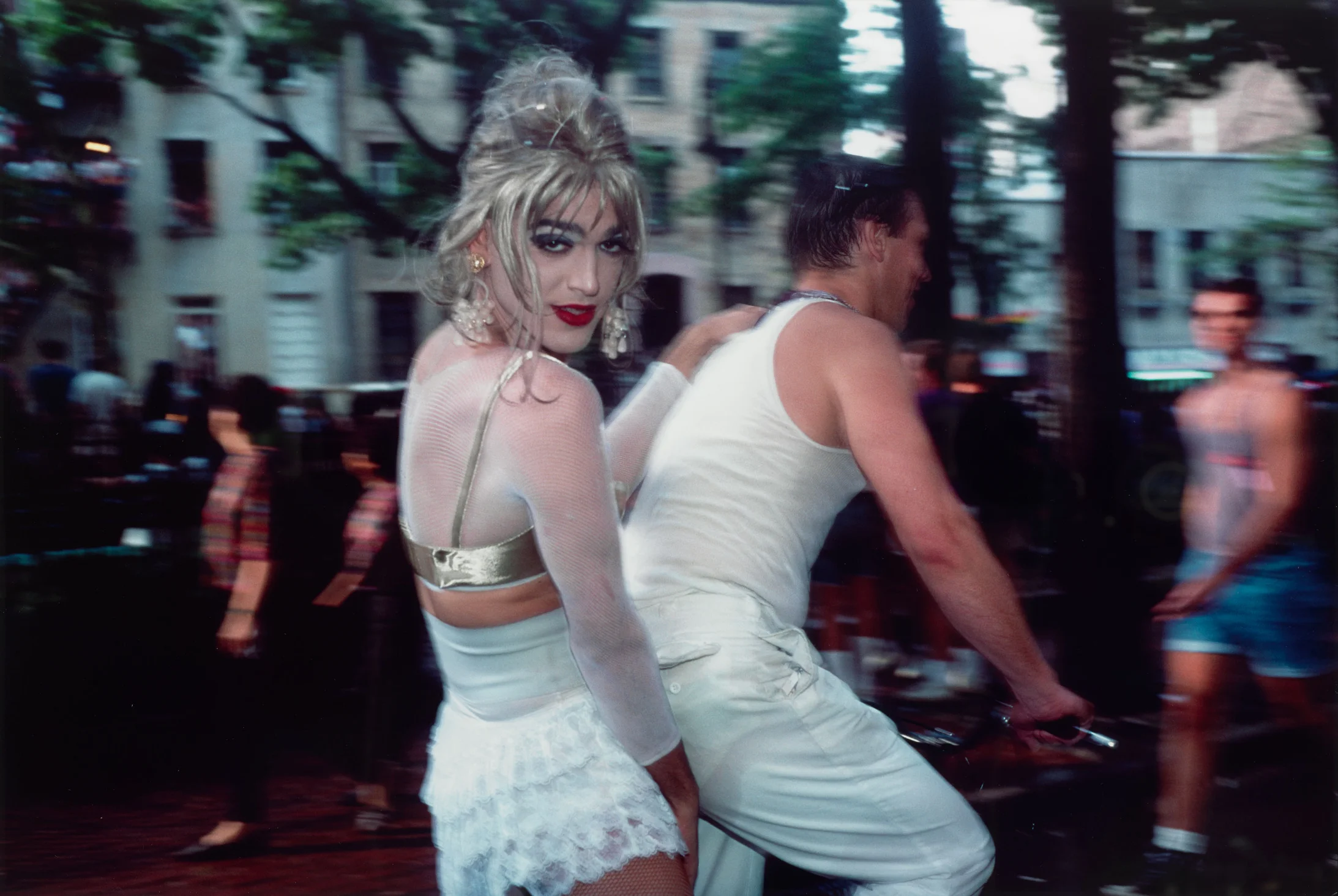 Nan Goldin, Jimmy Paulette auf Davids Fahrrad, NYC, 1991, 1991
Albertina, Wien - The ESSL Collection © Nan Goldin. Marian Goodman Gallery | Foto: Peter Kainz
