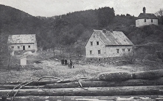 Der Weiler Oberhackenbach in dem zur NS-Zeit zwangsevakuierten Kesselinger Tal (© Fotoagentur Sepp Spiegl)