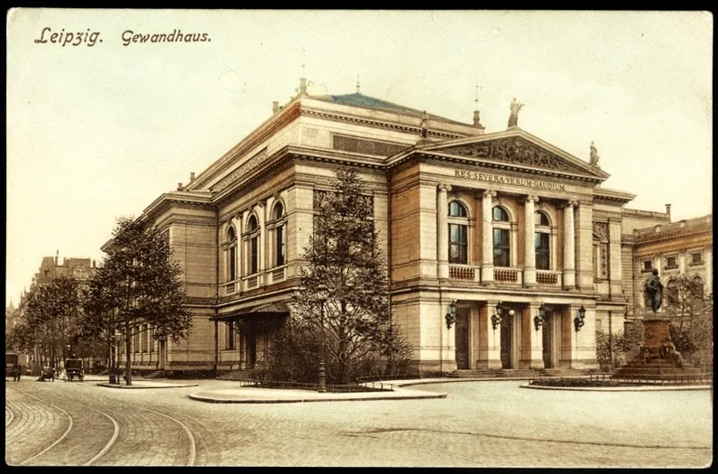 Das neue Gewandhaus vor der Bombardierung