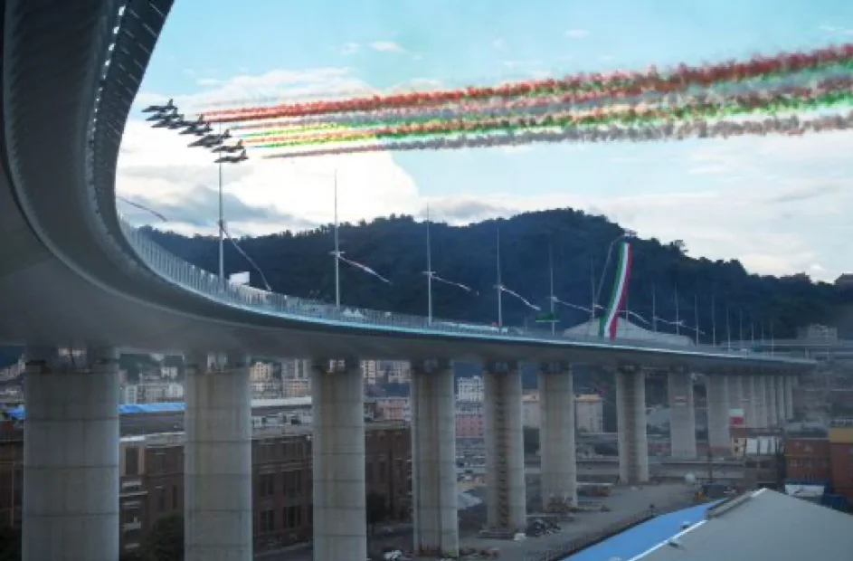 Noch nie wurde ein Autobahn-Viadkukt in solcher kurzer Zeit gebaut. Zwei Jahre, nachdem in Genua die Morandi-Brücke eingeswtürzt war und 43 Todesopfer gefordert hatte, wurde das neue Viadukt eingeweiht. „Vater“ der neuen Brücke ist der Genueser Stararchitekt Renzo Piano, der auch in der Schweiz bekannt ist. Er baute in Riehen bei Basel die Fondation Beyeler und in Bern das Zentrum Paul Klee. Die neue Brücke, die nach dem Genueser Stadtheiligen „Ponte San Giorgio“ heisst, ist 1’067 Meter lang. Sie ruht auf …