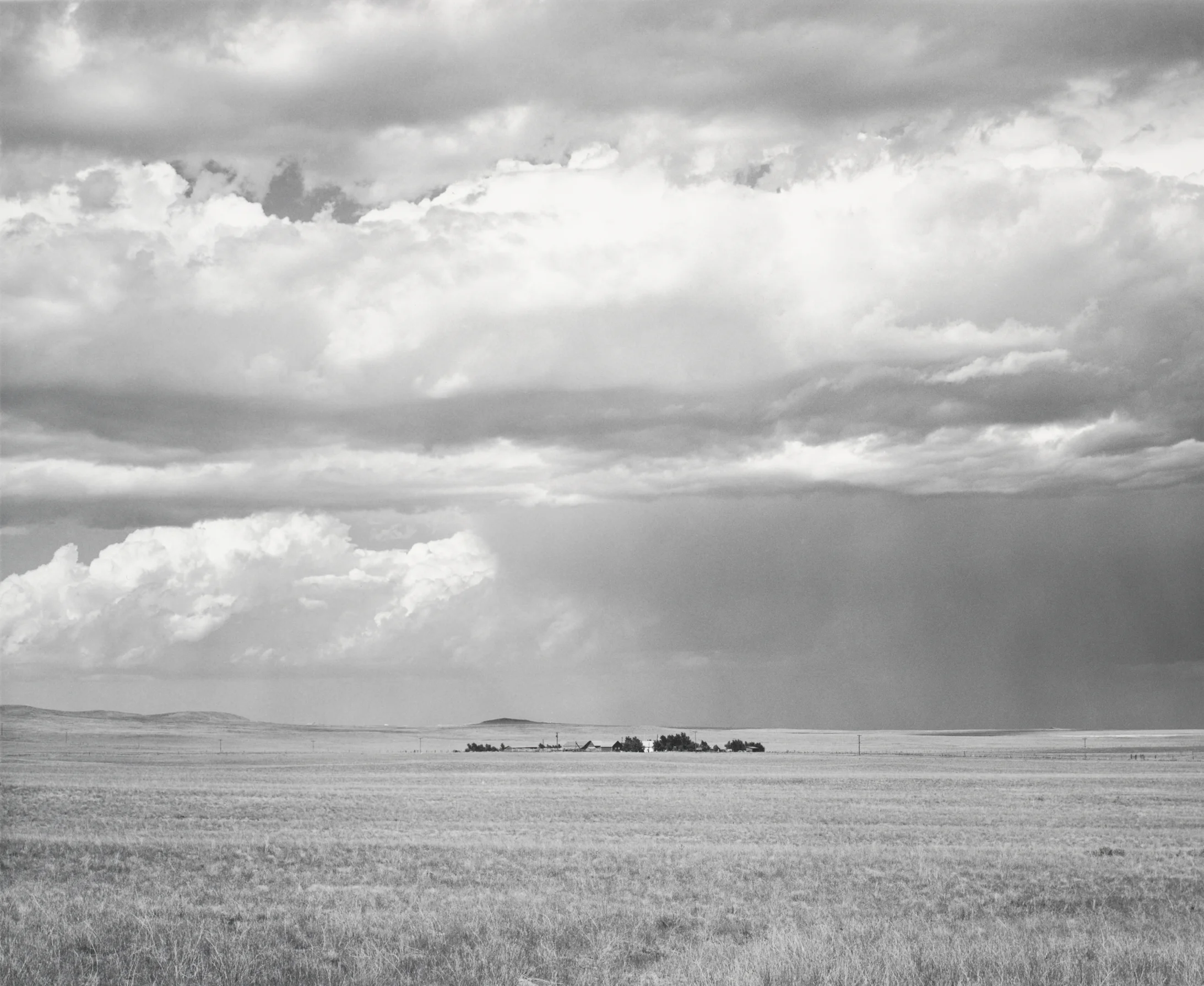 Ranch Northeast of Keota, Colorado, 1969
Silbergelatine-Abzug, 18.9 x 23.2 cm
Yale University Art Gallery, gekauft mit einer Schenkung von Saundra B. Lane und Zuschüssen aus
dem Trellis Fund sowie dem Janet and Simeon Braguin Fund.
© Robert Adams