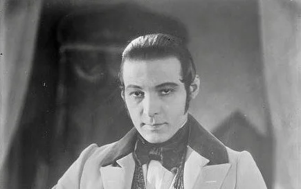 Rudolph Valentino (Bild: PD)