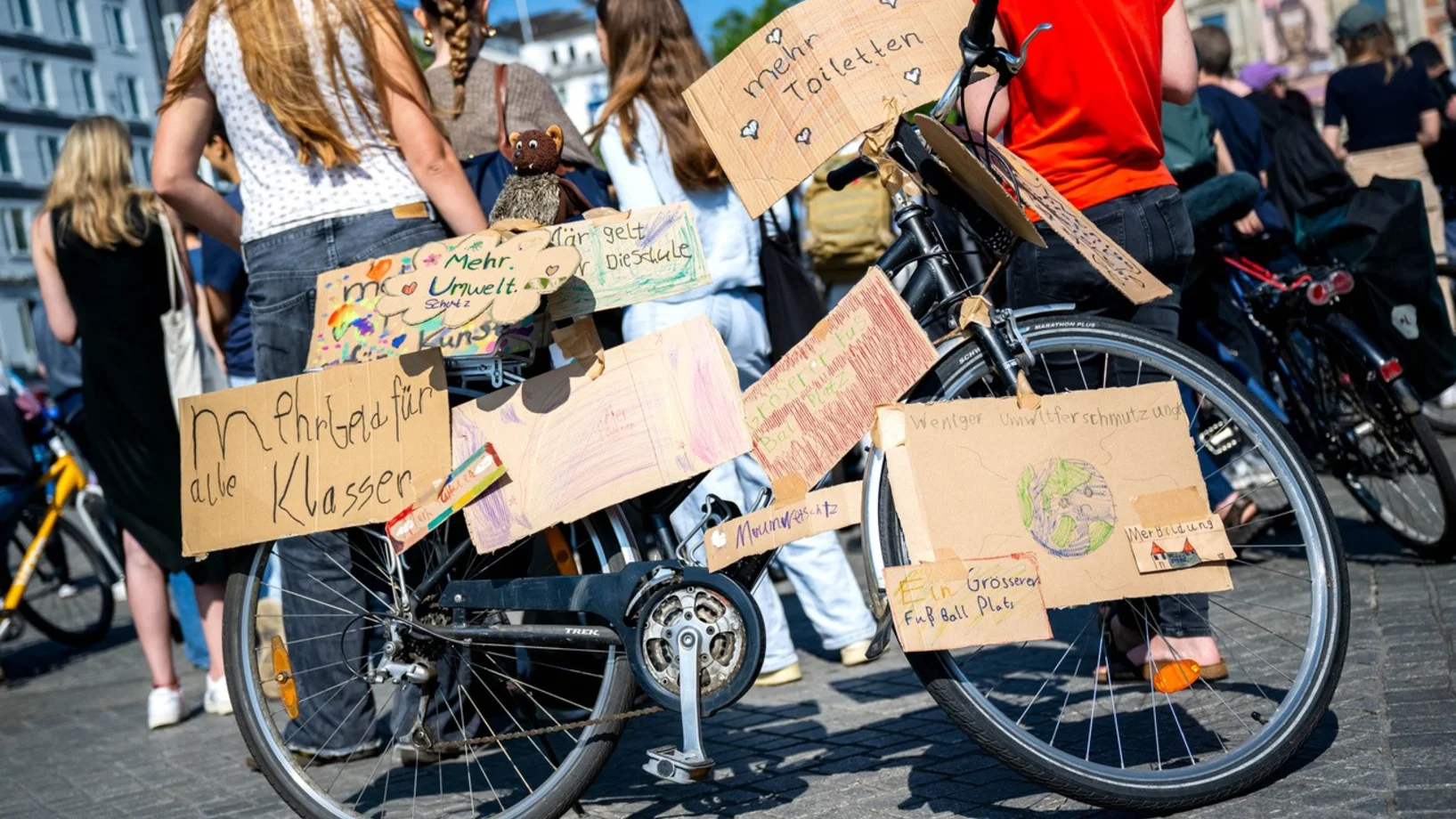 Fahrrad mit Forderungen in Bremen